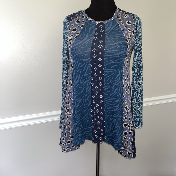 LOGO by Lori Goldstein Tops - Lori Goldstein Blue Paisley‎ Rayon Blend Top Size XS